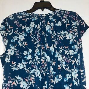 Elle Navy Floral Blouse XL – Lightweight, Flowy, Everyday Top